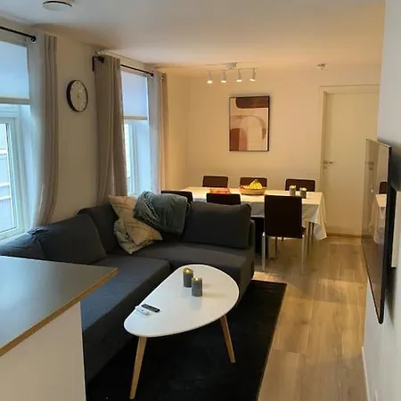 2 Bedroom Located Downtown 特隆赫姆